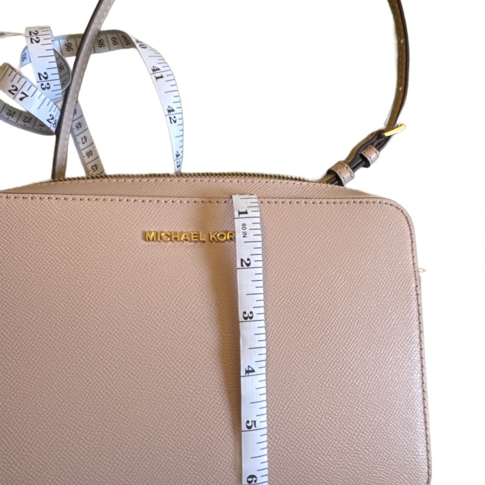 Michael Kors Jet Set Beige/Nude Crossbody Bag with Gold Accents - Picture 13 of 14
